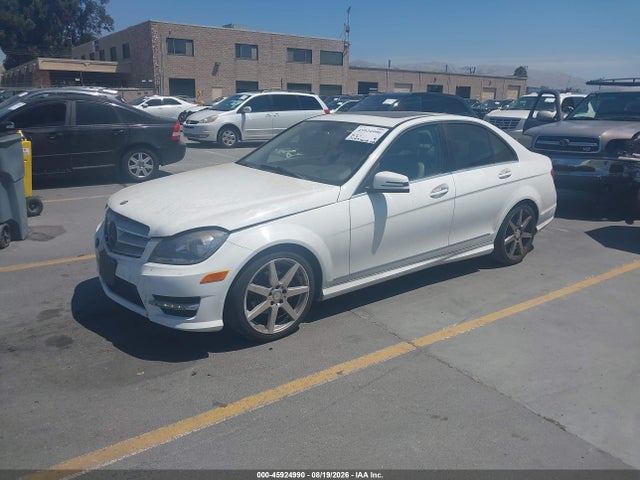 45924990 :رقم المزاد ، WDDGF4HB5EA952994 vin ، 2014 Mercedes-benz C 250 Luxury/sport مزاد بيع
