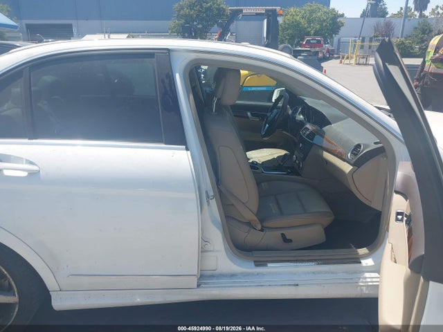 45924990 :رقم المزاد ، WDDGF4HB5EA952994 vin ، 2014 Mercedes-benz C 250 Luxury/sport مزاد بيع