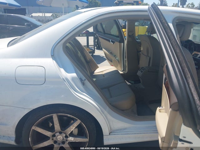 45924990 :رقم المزاد ، WDDGF4HB5EA952994 vin ، 2014 Mercedes-benz C 250 Luxury/sport مزاد بيع