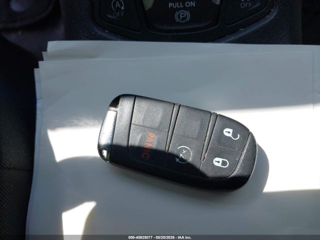 Продажа на аукционе авто 2018 Jeep Compass Latitude Fwd, vin: 3C4NJCBB1JT339275, номер лота: 45925077