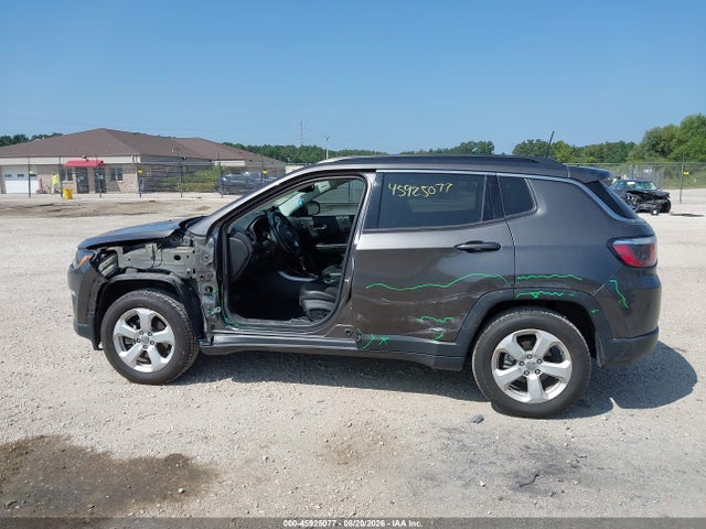 Продажа на аукционе авто 2018 Jeep Compass Latitude Fwd, vin: 3C4NJCBB1JT339275, номер лота: 45925077