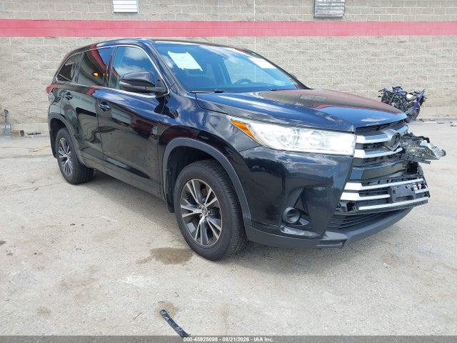 Продажа на аукционе авто 2018 Toyota Highlander Le, vin: 5TDBZRFH9JS912639, номер лота: 45925098