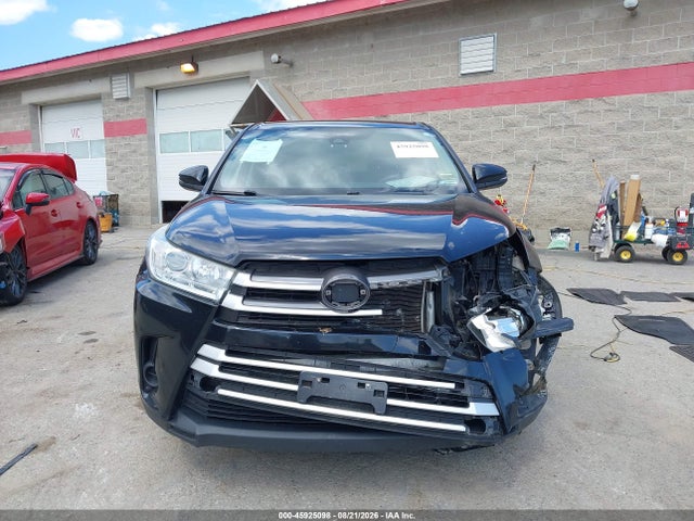 Продаж на аукціоні авто 2018 Toyota Highlander Le, vin: 5TDBZRFH9JS912639, номер лоту: 45925098