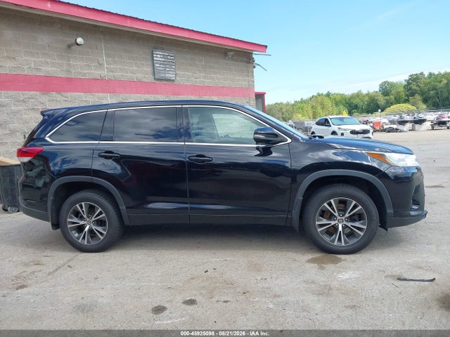 Продаж на аукціоні авто 2018 Toyota Highlander Le, vin: 5TDBZRFH9JS912639, номер лоту: 45925098