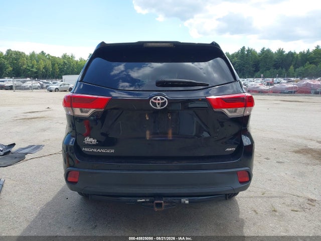 Продаж на аукціоні авто 2018 Toyota Highlander Le, vin: 5TDBZRFH9JS912639, номер лоту: 45925098