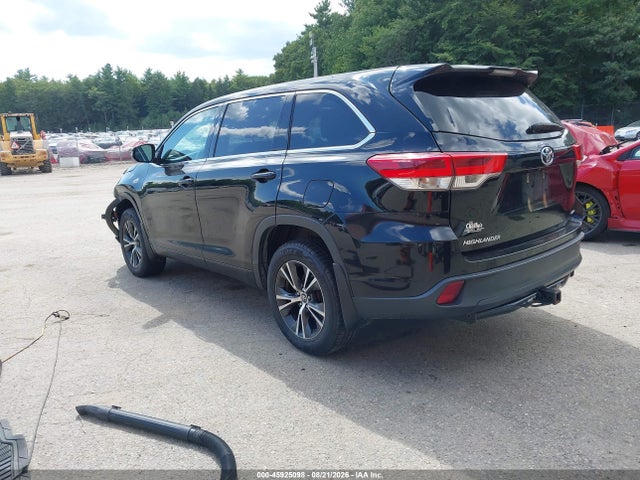 Продаж на аукціоні авто 2018 Toyota Highlander Le, vin: 5TDBZRFH9JS912639, номер лоту: 45925098