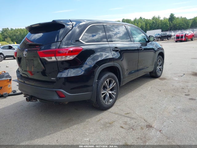 Продаж на аукціоні авто 2018 Toyota Highlander Le, vin: 5TDBZRFH9JS912639, номер лоту: 45925098