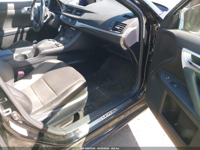45925245 :رقم المزاد ، JTHKD5BHXC2120330 vin ، 2012 Lexus Ct 200h Premium مزاد بيع