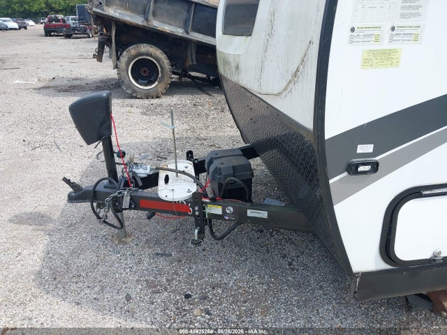 45925264 :رقم المزاد ، 4X4TPAT18LN110699 vin ، 2020 Palomino Real Lite 183 مزاد بيع