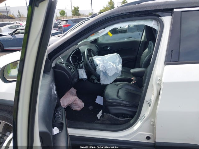 3C4NJDCB9JT147638 Jeep Compass Limited 4x4