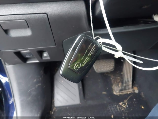 45925333 :رقم المزاد ، 5TDBZRBH6NS562107 vin ، 2022 Toyota Highlander Le مزاد بيع
