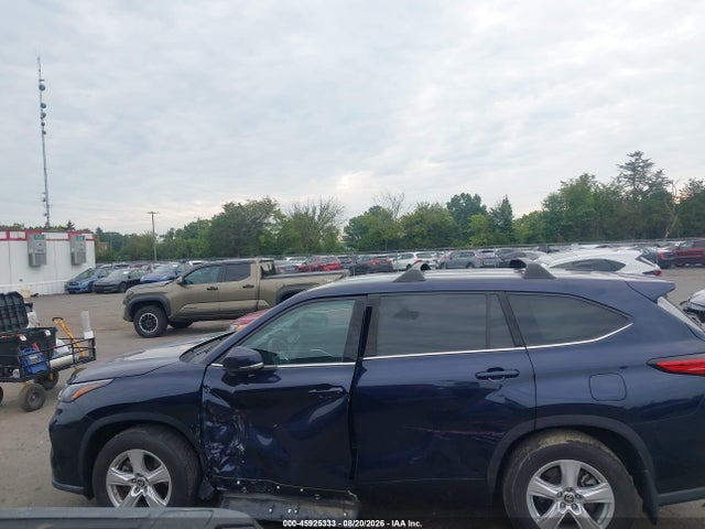45925333 :رقم المزاد ، 5TDBZRBH6NS562107 vin ، 2022 Toyota Highlander Le مزاد بيع