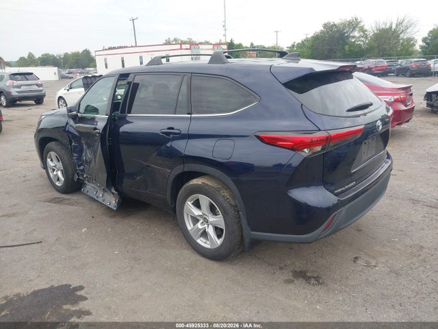 45925333 :رقم المزاد ، 5TDBZRBH6NS562107 vin ، 2022 Toyota Highlander Le مزاد بيع