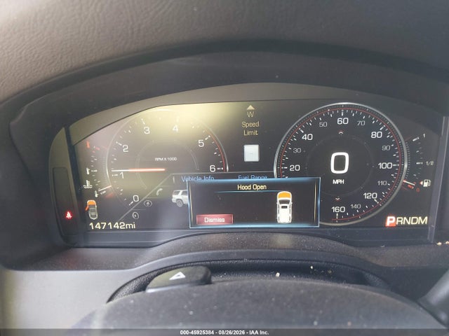 45925384 :رقم المزاد ، 1GYS4MKJ1FR695100 vin ، 2015 Cadillac Escalade Luxury مزاد بيع