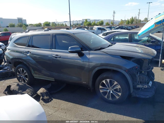5TDHBRCHXLS501983 Toyota Highlander Hybrid Xle
