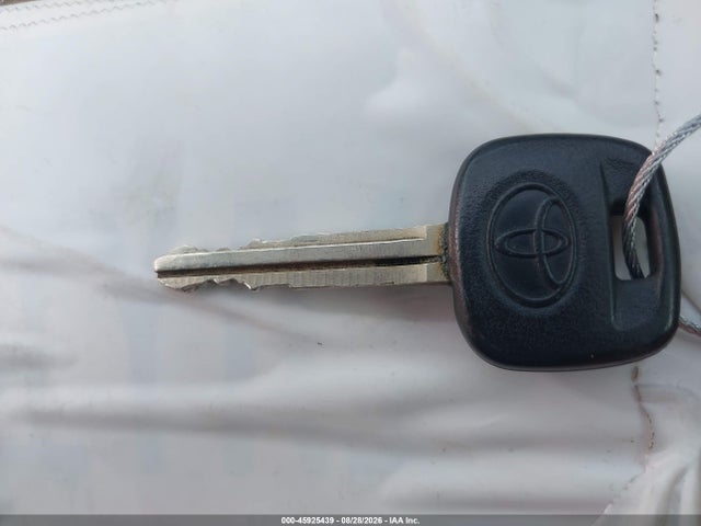 VNKKTUD35GA062582 Toyota YARIS L