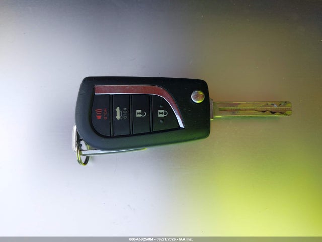 45925484 :رقم المزاد ، 5YFEPMAE0NP277067 vin ، 2022 Toyota Corolla Le مزاد بيع