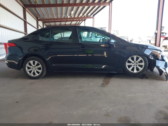 45925484 :رقم المزاد ، 5YFEPMAE0NP277067 vin ، 2022 Toyota Corolla Le مزاد بيع