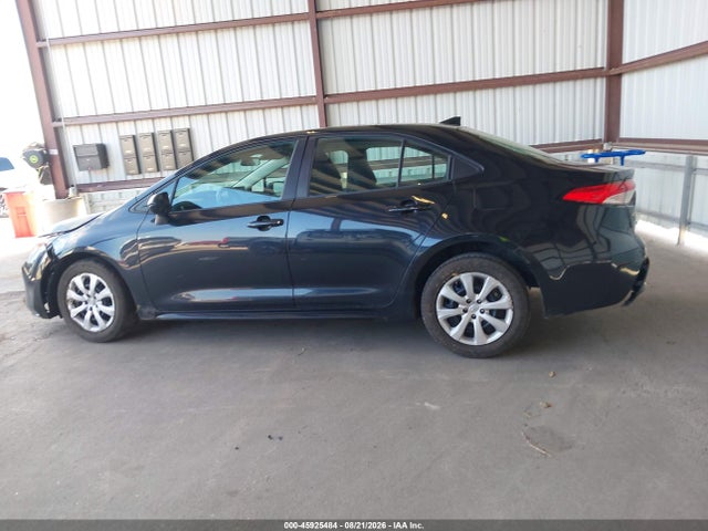 45925484 :رقم المزاد ، 5YFEPMAE0NP277067 vin ، 2022 Toyota Corolla Le مزاد بيع