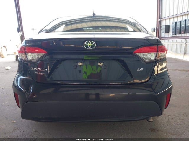 45925484 :رقم المزاد ، 5YFEPMAE0NP277067 vin ، 2022 Toyota Corolla Le مزاد بيع