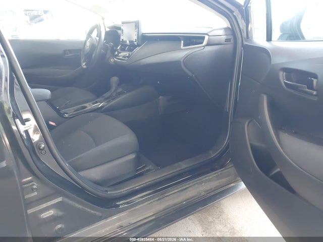 45925484 :رقم المزاد ، 5YFEPMAE0NP277067 vin ، 2022 Toyota Corolla Le مزاد بيع