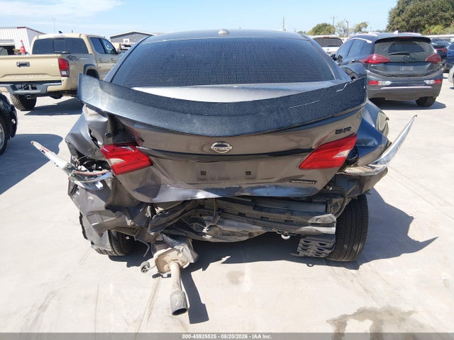 45925525 :رقم المزاد ، 3N1AB7AP8JY334208 vin ، 2018 Nissan Sentra Sr مزاد بيع