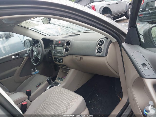 Продаж на аукціоні авто 2011 Volkswagen Tiguan S, vin: WVGBV7AX5BW534833, номер лоту: 45925529