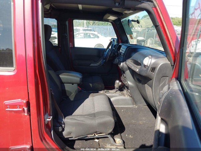 45925536 :رقم المزاد ، 1J4BA3H15BL561245 vin ، 2011 Jeep Wrangler Unlimited Sport مزاد بيع