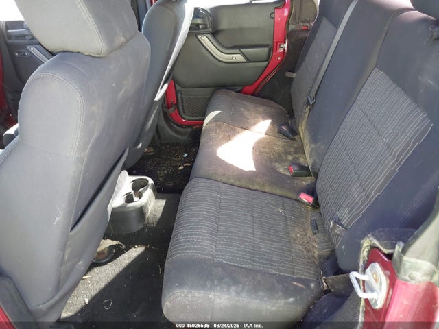 45925536 :رقم المزاد ، 1J4BA3H15BL561245 vin ، 2011 Jeep Wrangler Unlimited Sport مزاد بيع