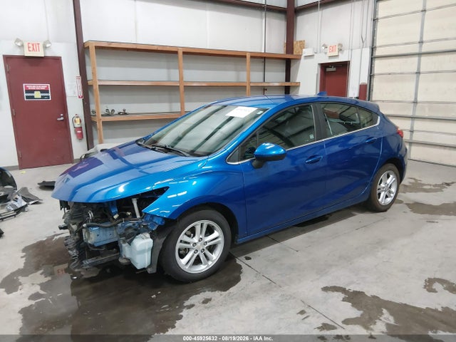 Chevrolet Cruze Lt Auto 2018 3G1BE6SM1JS565650 Image 2