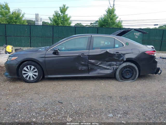 Продажа на аукционе авто 2018 Toyota Camry Hybrid Le, vin: 4T1B31HK3JU500378, номер лота: 45925643