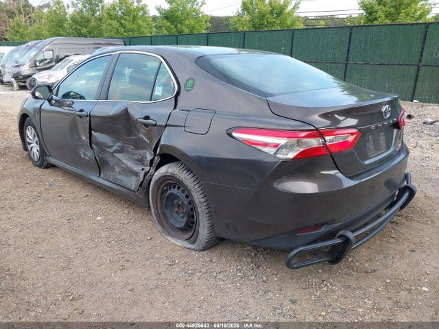 Продажа на аукционе авто 2018 Toyota Camry Hybrid Le, vin: 4T1B31HK3JU500378, номер лота: 45925643