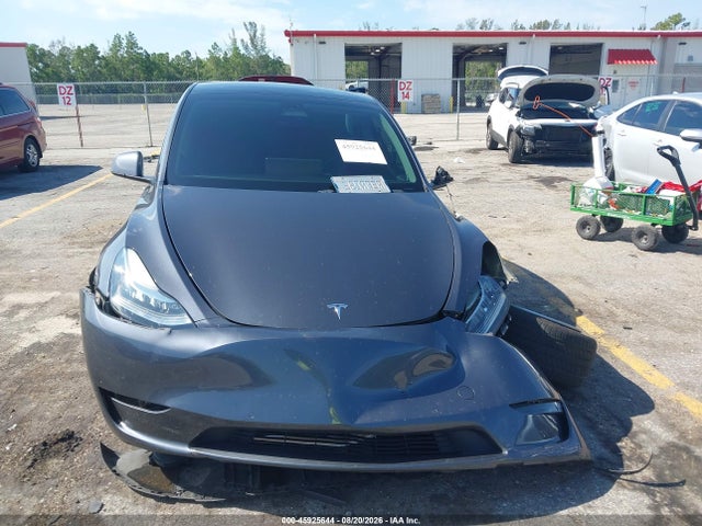 Tesla Model Y Long Range Dual Motor All-wheel Drive 2022 7SAYGDEE3NA005406 Image 6