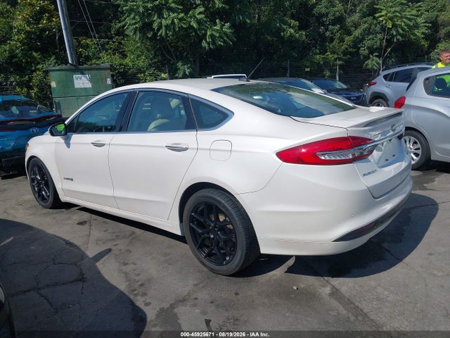 2017 Ford Fusion Hybrid Titanium მანქანა იყიდება აუქციონზე, vin: 3FA6P0RU8HR360002, აუქციონის ნომერი: 45925671