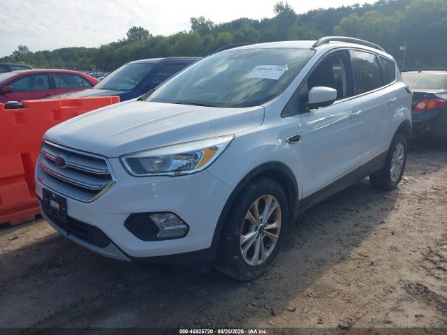 45925720 :رقم المزاد ، 1FMCU0GD9JUB15681 vin ، 2018 Ford Escape Se مزاد بيع