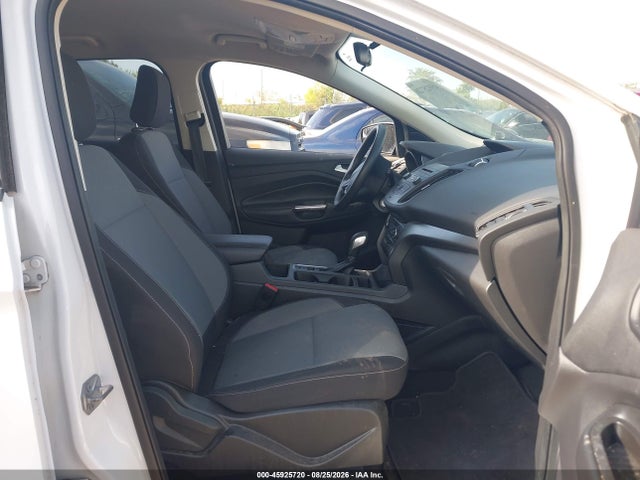45925720 :رقم المزاد ، 1FMCU0GD9JUB15681 vin ، 2018 Ford Escape Se مزاد بيع