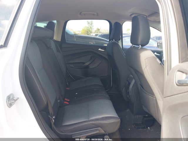 45925720 :رقم المزاد ، 1FMCU0GD9JUB15681 vin ، 2018 Ford Escape Se مزاد بيع