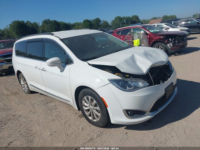 45925770 :رقم المزاد ، 2C4RC1BG7HR524388 vin ، 2017 Chrysler Pacifica Touring-l مزاد بيع