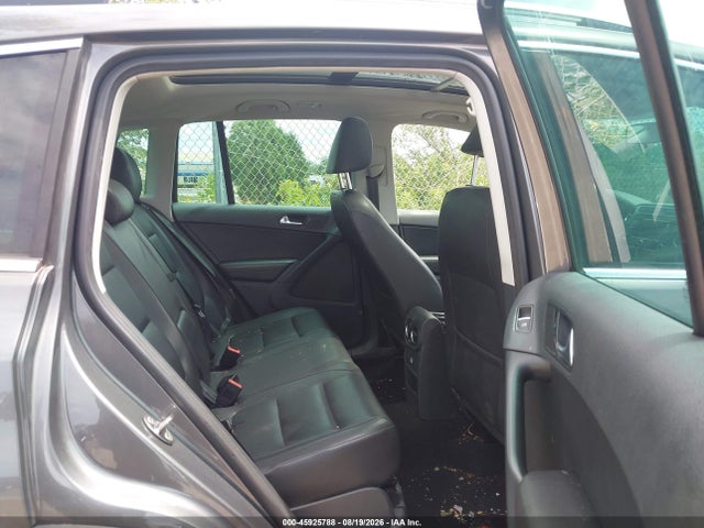 2012 Volkswagen Tiguan Se მანქანა იყიდება აუქციონზე, vin: WVGAV7AX4CW002843, აუქციონის ნომერი: 45925788