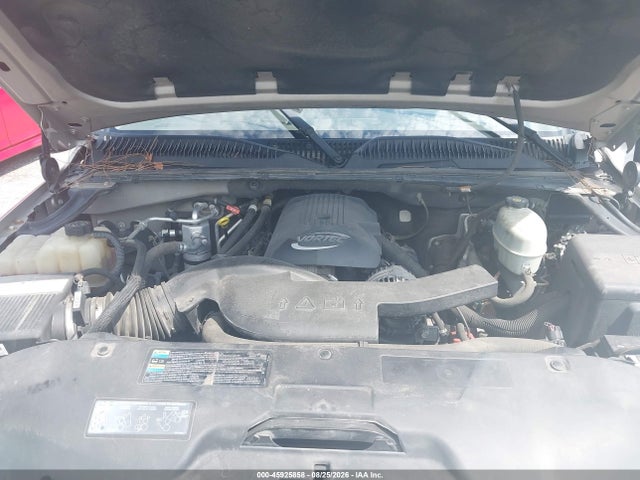 45925858 :رقم المزاد ، 1GNEK13T85R121607 vin ، 2005 Chevrolet Tahoe Ls مزاد بيع