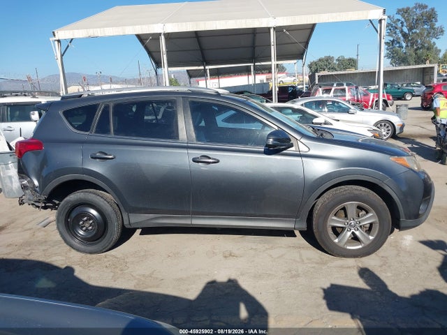 JTMWFREV7FJ042265 Toyota Rav4 Xle