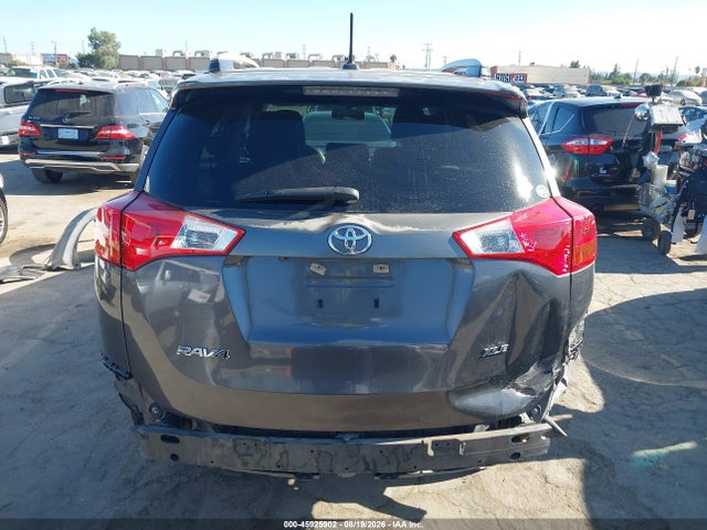 JTMWFREV7FJ042265 Toyota Rav4 Xle