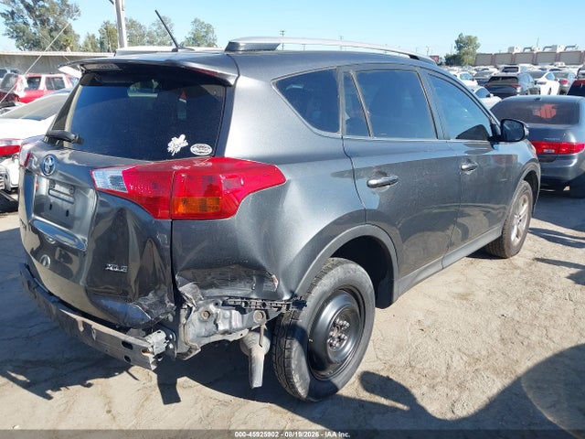 JTMWFREV7FJ042265 Toyota Rav4 Xle