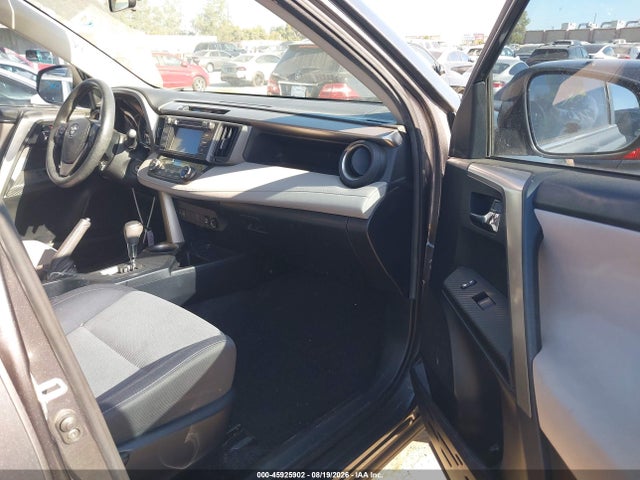 JTMWFREV7FJ042265 Toyota Rav4 Xle