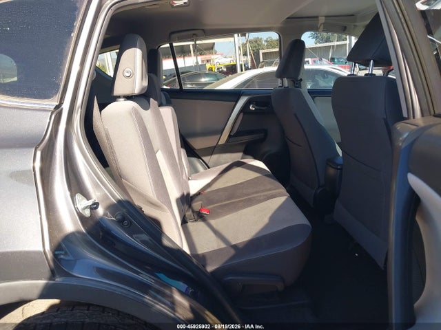 JTMWFREV7FJ042265 Toyota Rav4 Xle