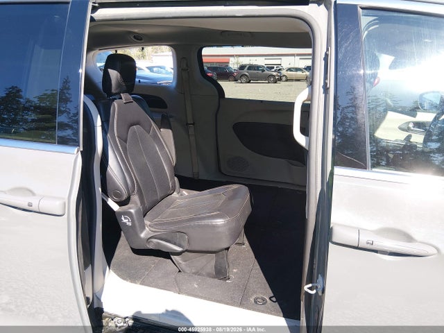 2C4RC1BG6NR127637 Chrysler Pacifica Touring L
