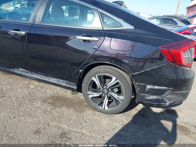 Honda Civic Touring 2016 19XFC1F96GE213775 Image 6