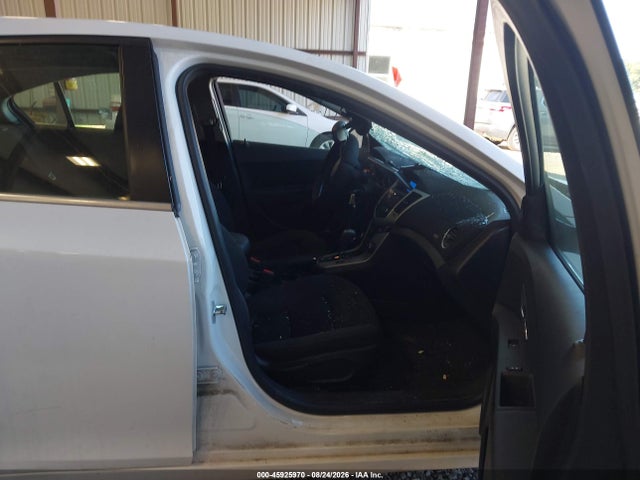 Aukcja sprzedaży 2016 Chevrolet Cruze Limited 1lt Auto, vin: 1G1PE5SB0G7228005, numer aukcji: 45925970