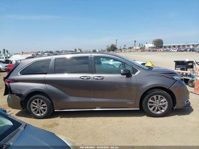 5TDYRKEC2MS013746 Toyota SIENNA XLE