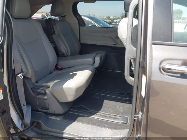 Toyota SIENNA XLE 2021 5TDYRKEC2MS013746 Image 8